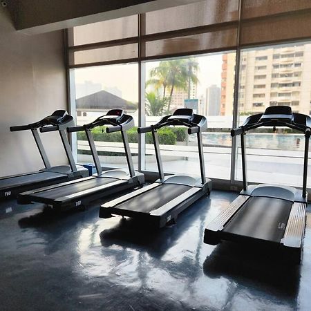Makati Penthouse With Stunning City Skyline View Manille Extérieur photo