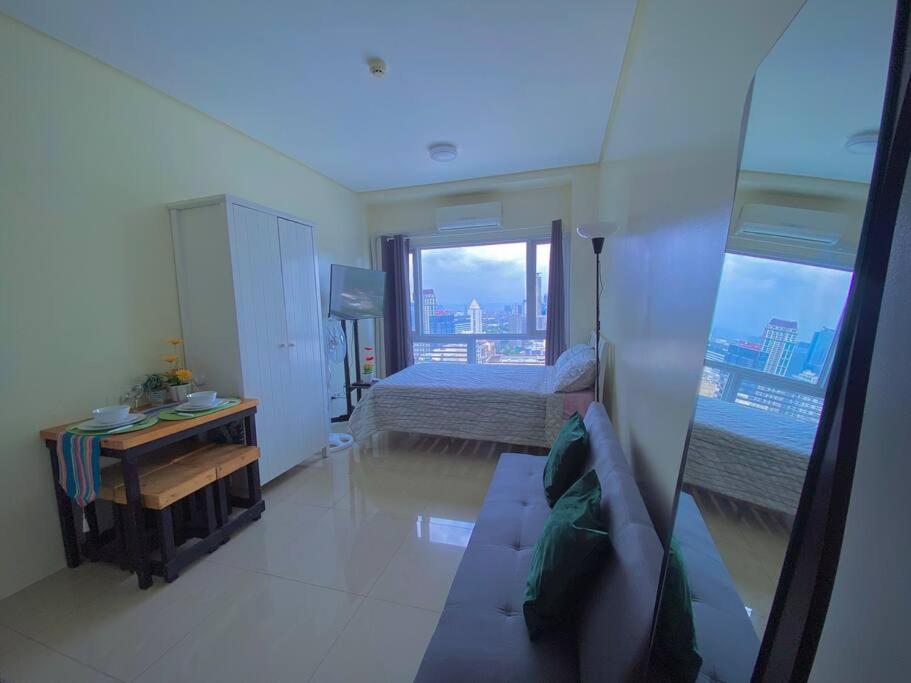 Makati Penthouse With Stunning City Skyline View Manille Extérieur photo