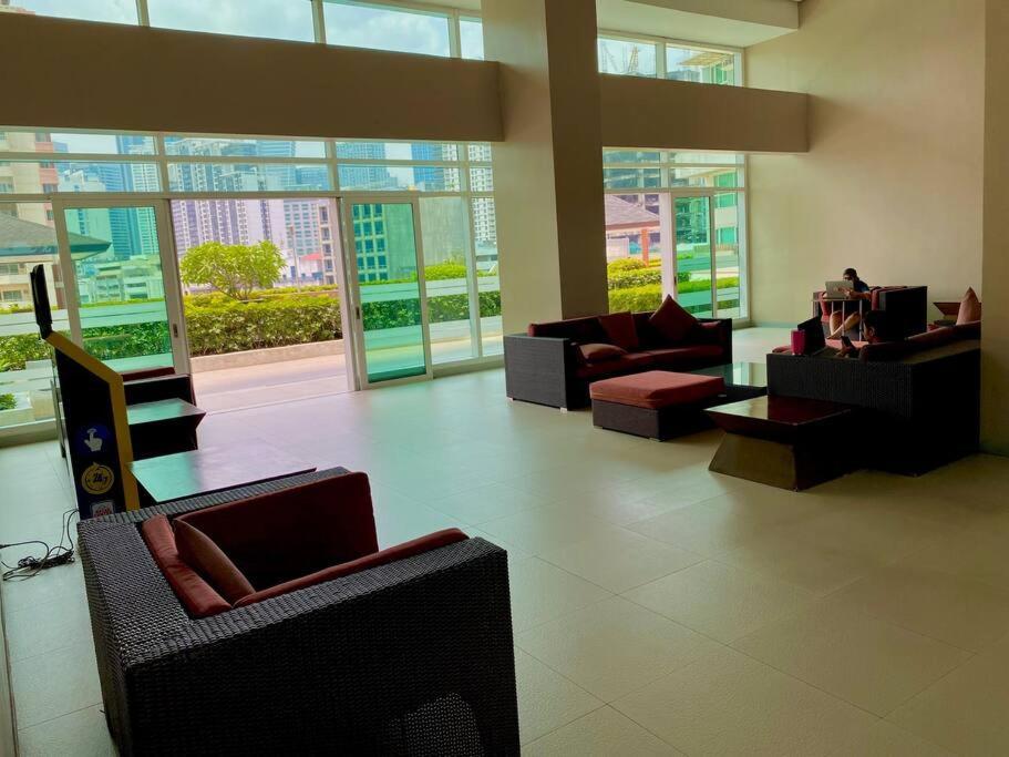 Makati Penthouse With Stunning City Skyline View Manille Extérieur photo