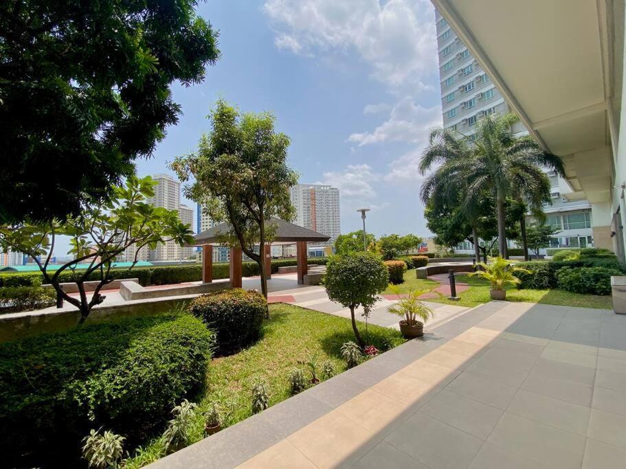 Makati Penthouse With Stunning City Skyline View Manille Extérieur photo