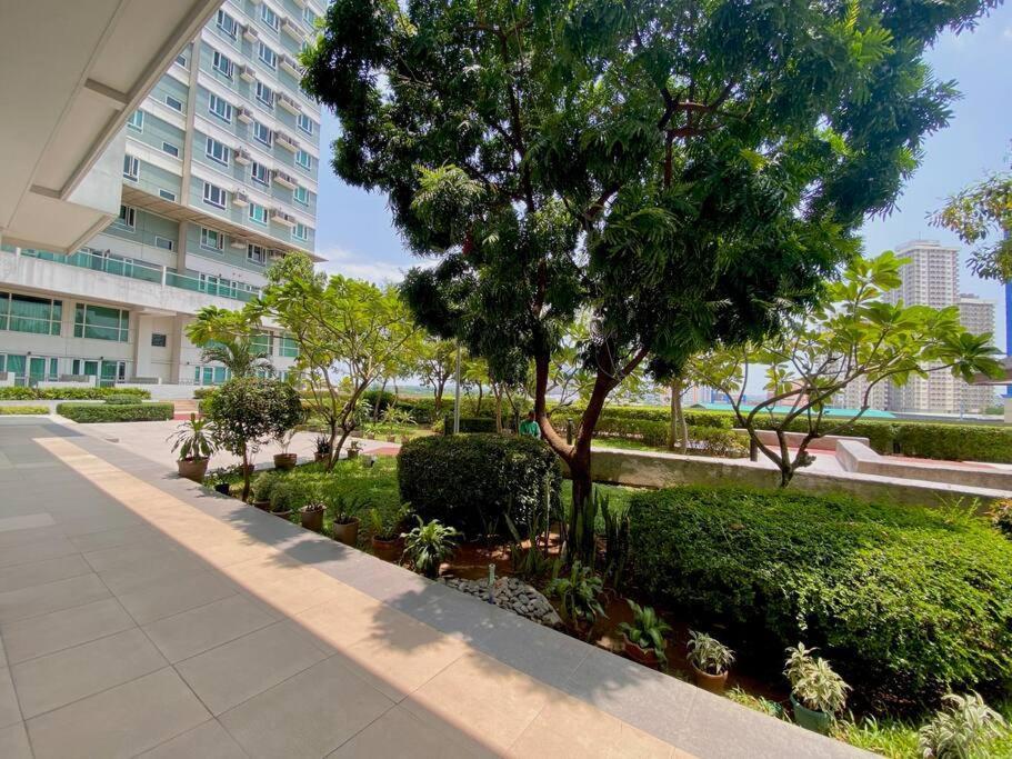 Makati Penthouse With Stunning City Skyline View Manille Extérieur photo