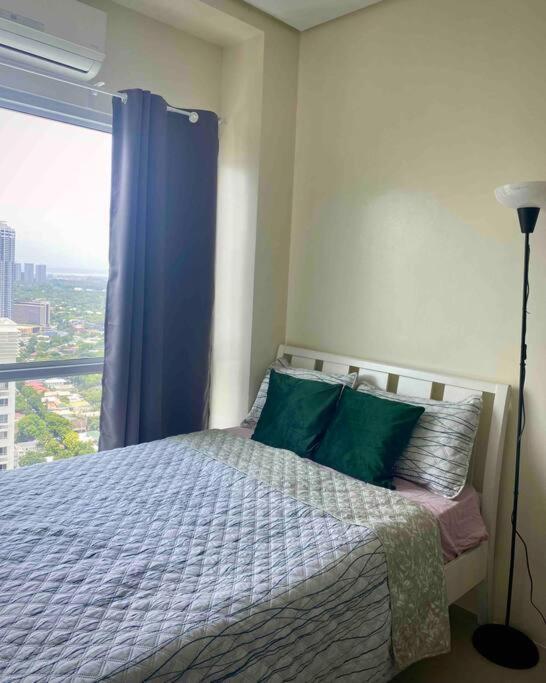 Makati Penthouse With Stunning City Skyline View Manille Extérieur photo
