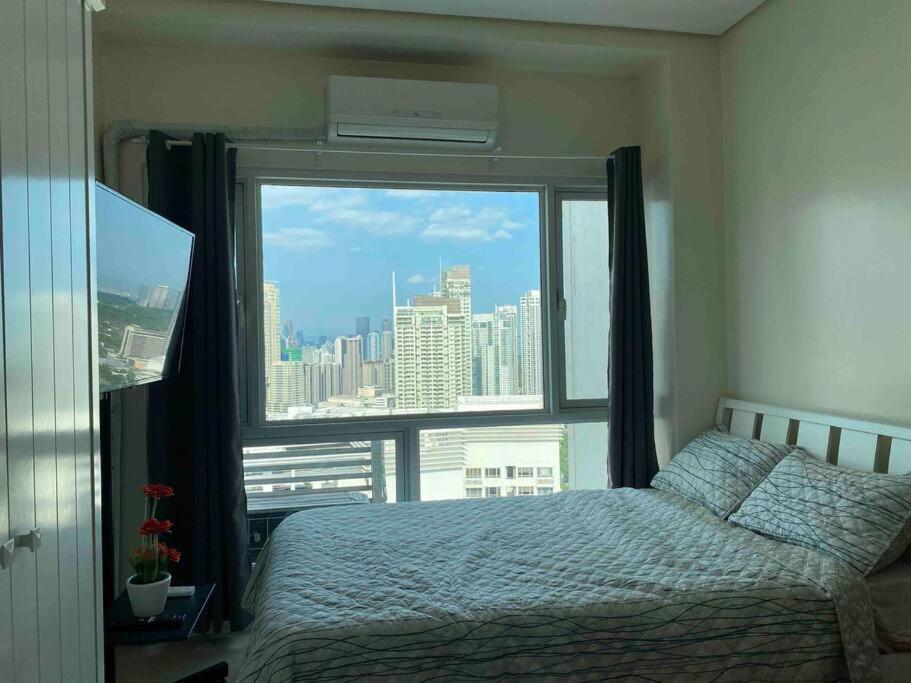 Makati Penthouse With Stunning City Skyline View Manille Extérieur photo